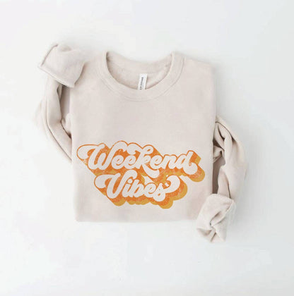 WEEKEND VIBES Graphic Sweatshirt: S / HEATHER DUST